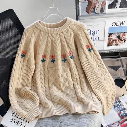 Sweet embroidered round neck white cable knot sweater  ED0389