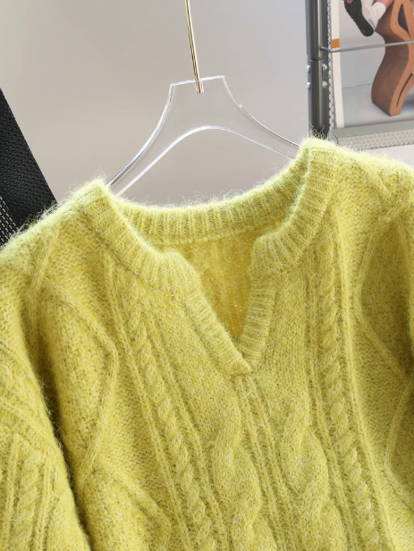 Mid-length V-neck thickened cable knit sweater  ED0390
