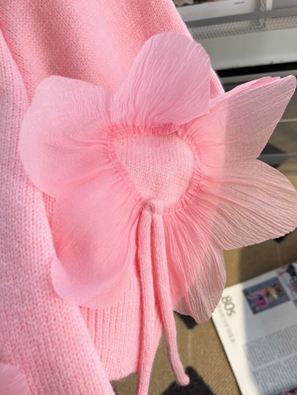 Sweet 3D Petal Round Neck Thick Sweater  ED0449