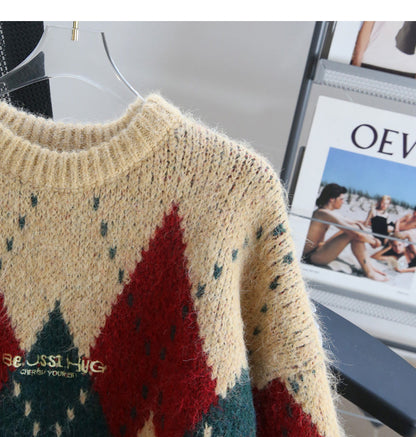 Atmospheric diamond contrast color round neck pullover sweater ED0488