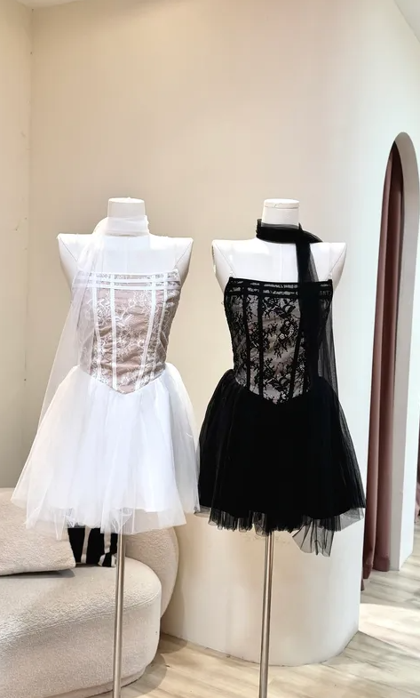 Black Sexy A Line Strapless Lace Tulle Short Homecoming Dress Cocktail Dress SH3429