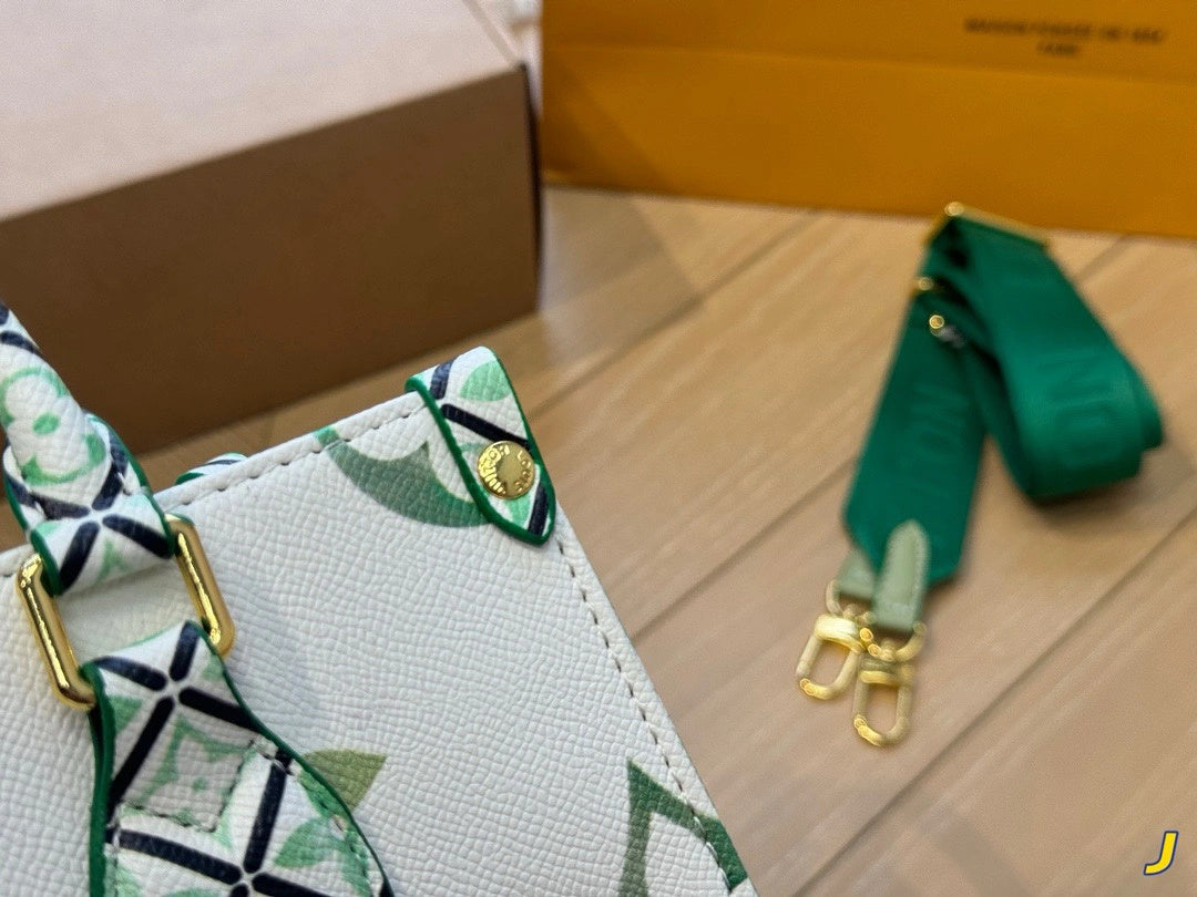 Louis Vuitton OnTheGo PM M24079