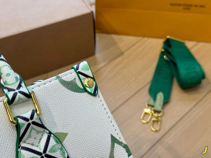 Louis Vuitton OnTheGo PM M24079