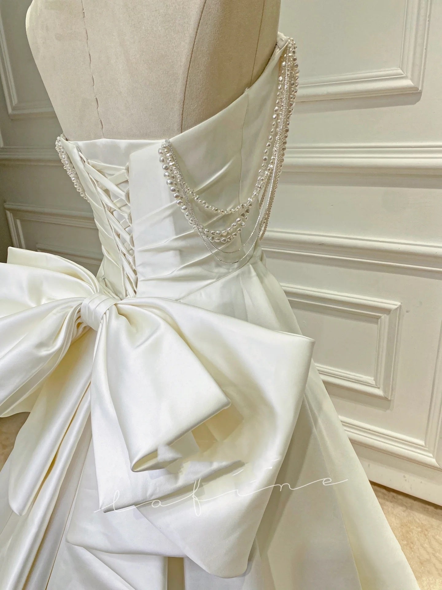 Classic Bridal Gown Sheath Sweetheart Satin Long White Wedding Dresses Elegant Bridal Gowns DH749