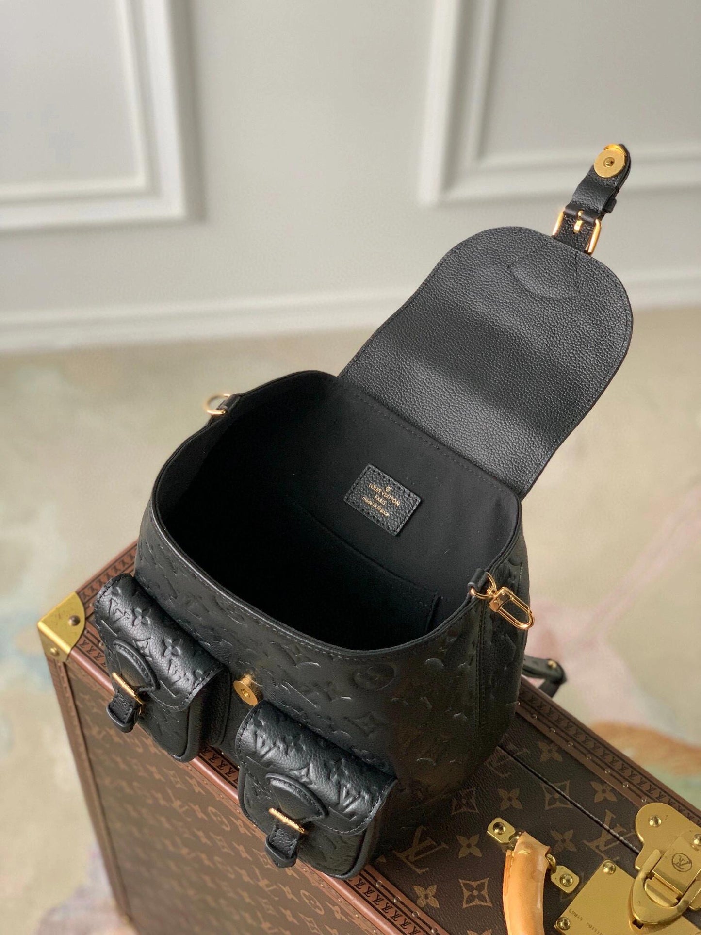 Louis Vuitton Backup M47072