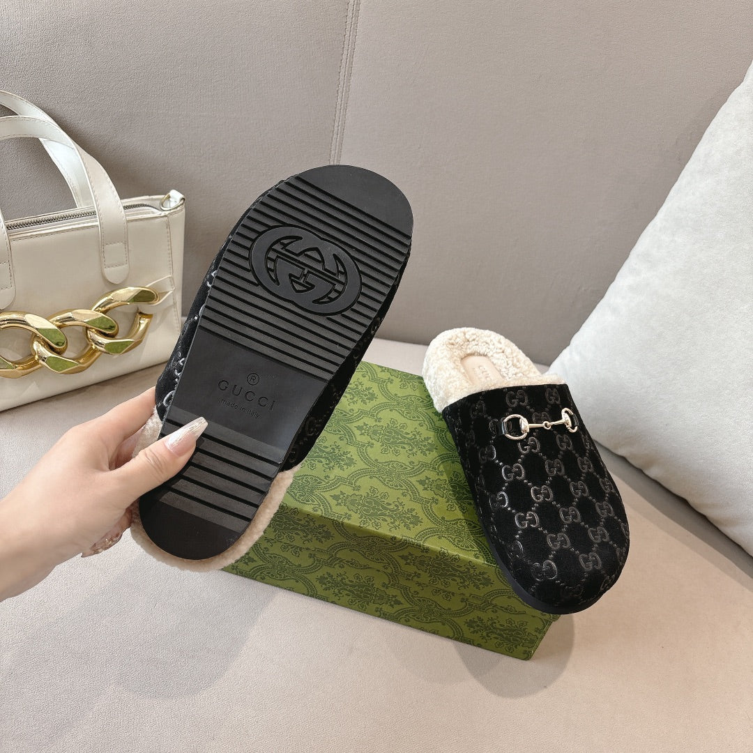 GUCCI WOMEN’S HORSEBIT MULE GG SUEDE BLACK