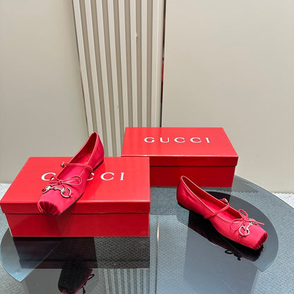 GUCCI WOMEN’S HORSEBIT BALLET FLAT SATIN RED