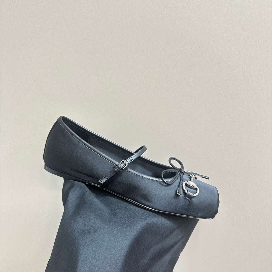 GUCCI WOMEN’S HORSEBIT BALLET FLAT SATIN BLACK