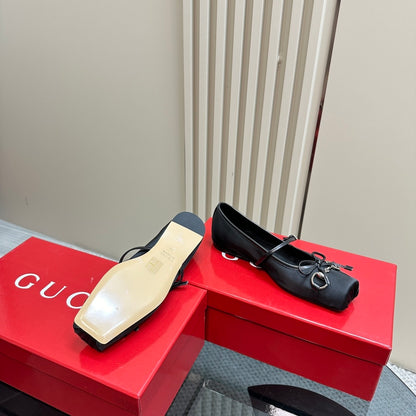 GUCCI WOMEN’S HORSEBIT BALLET FLAT SATIN BLACK