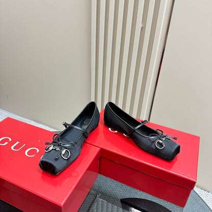 GUCCI WOMEN’S HORSEBIT BALLET FLAT SATIN BLACK