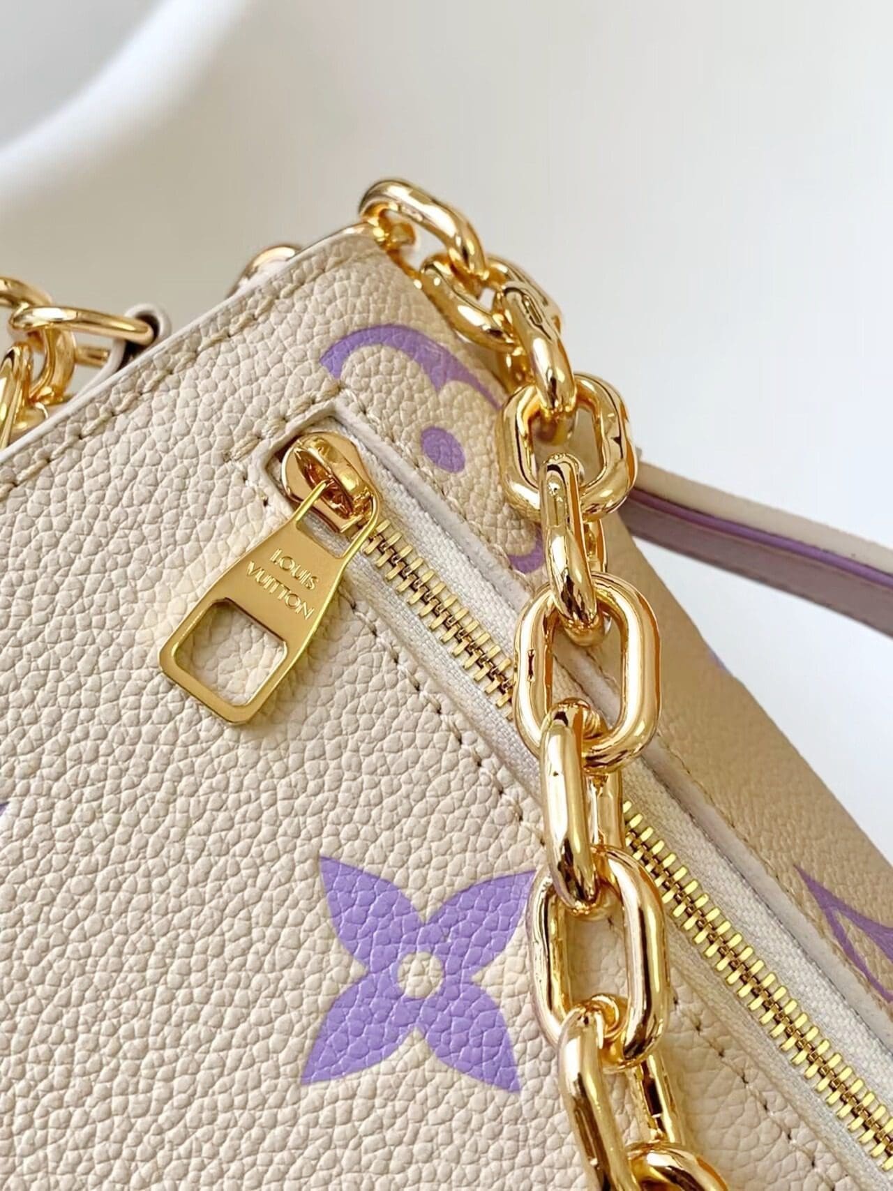 Louis Vuitton M23940 Pochette Métis East West