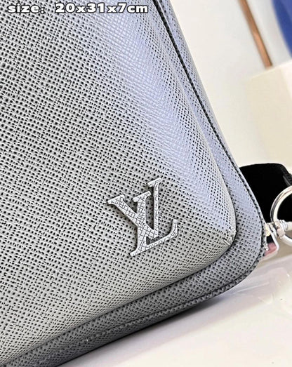 Louis Vuitton M30951 Avenue Slingbag