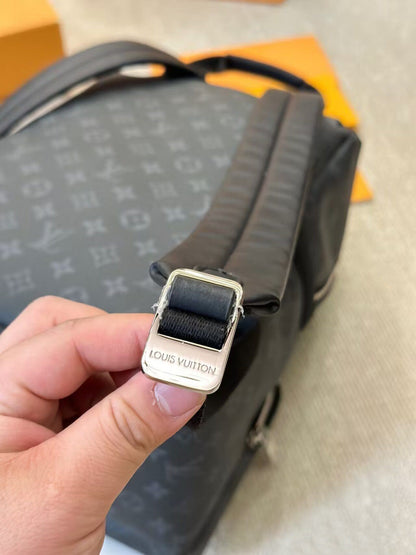 Louis Vuitton DISCOVERY Backpack  M43186