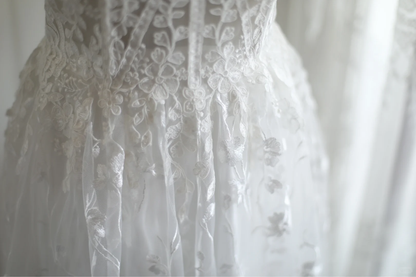 Simple White Spaghetti Straps Lace Appliques A Line Wedding Dress Bridal Dress S540