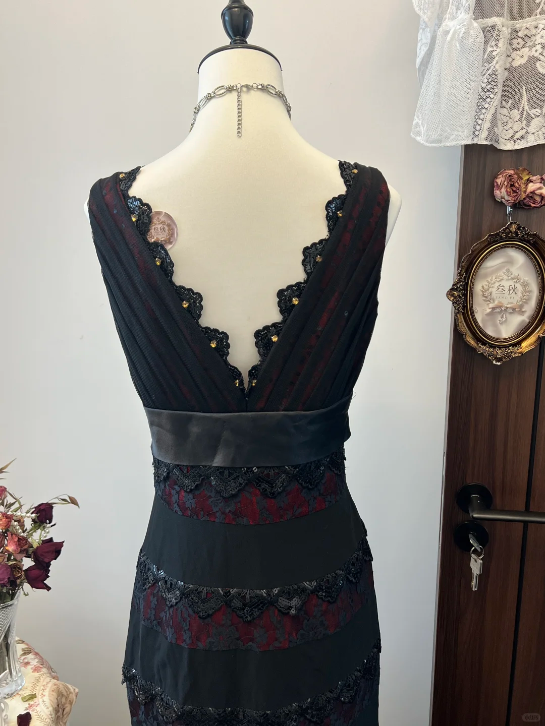 Vintage A Line V Neck Black Lace Tulle Prom Dress Evening Dress with Bow SH2988