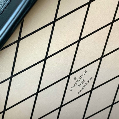 Louis Vuitton PETITE MALLE EAST WEST M45943