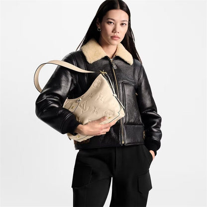 Louis Vuitton CARRYALL PM – EXCLUSIVELY ONLINE  M46293