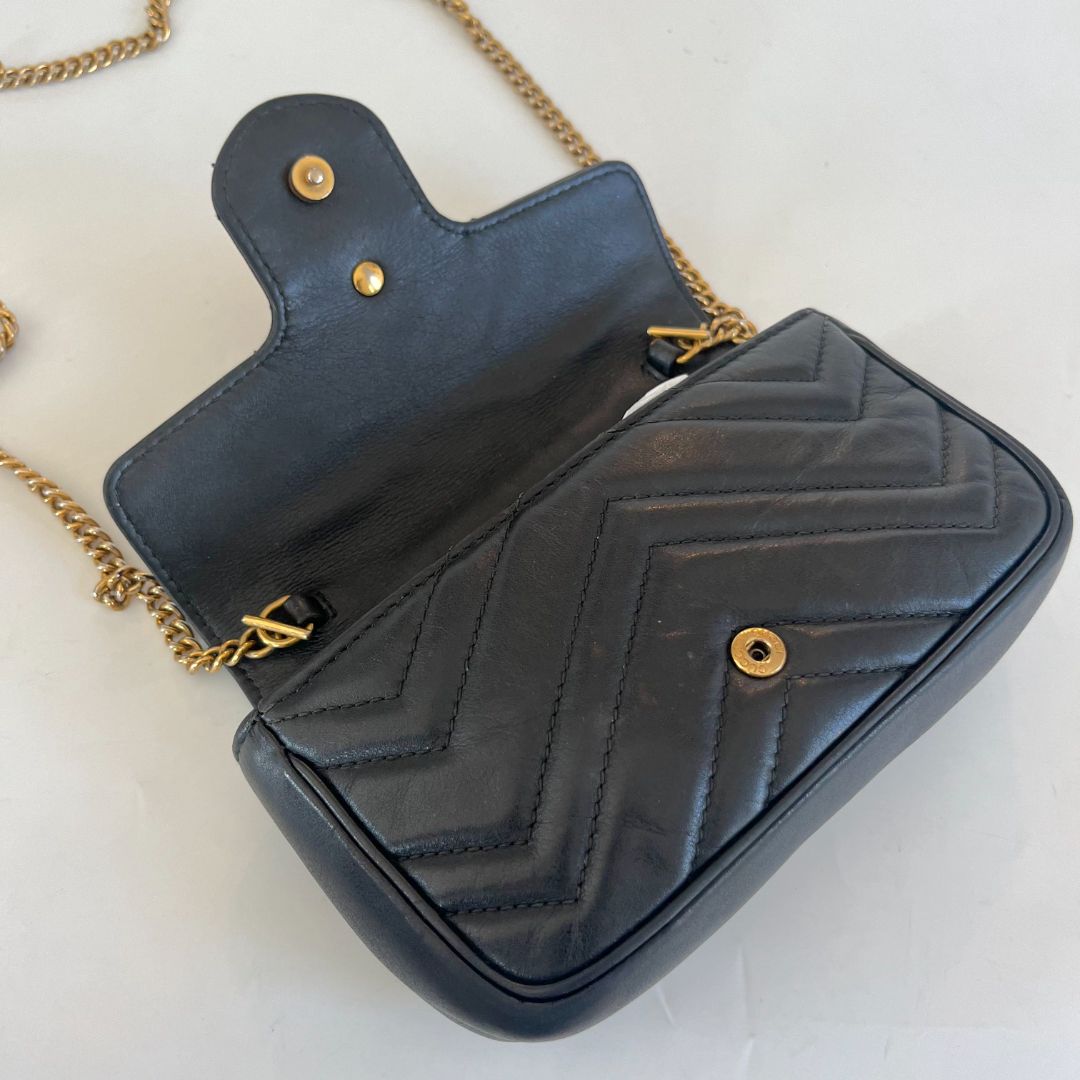 Gucci GG Marmont super mini bag