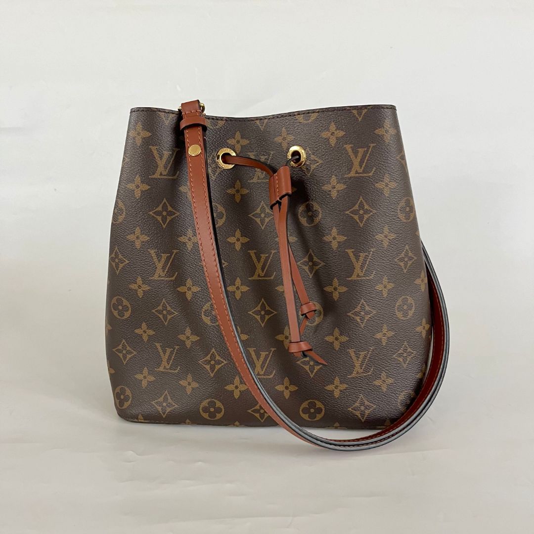 Louis Vuitton's Noé Noé  MM caramel bucket bag