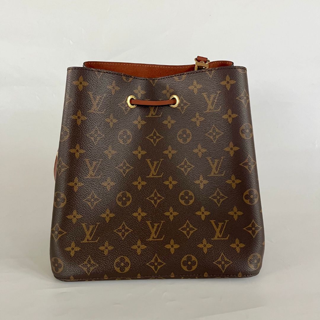 Louis Vuitton's Noé Noé  MM caramel bucket bag