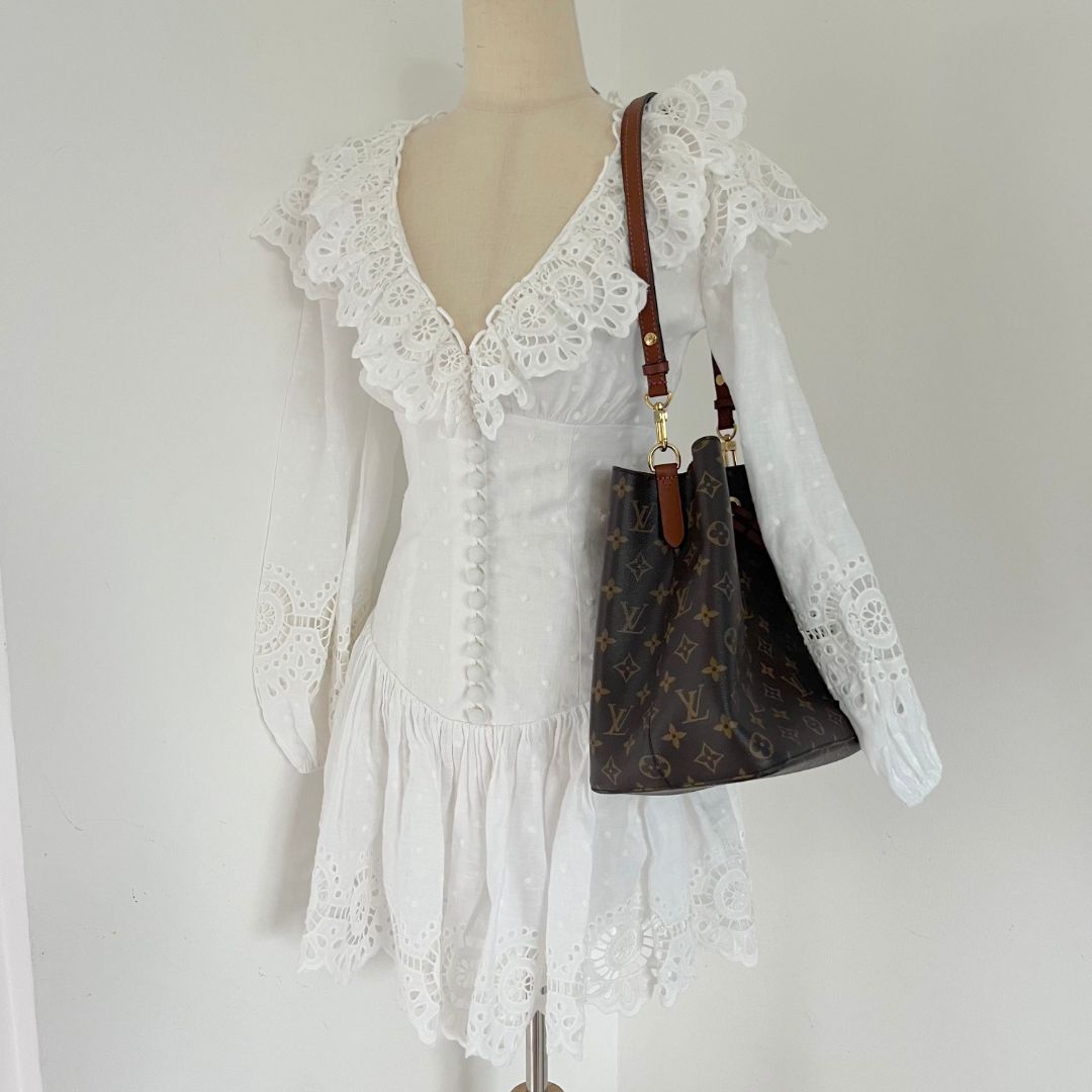 Louis Vuitton's Noé Noé  MM caramel bucket bag