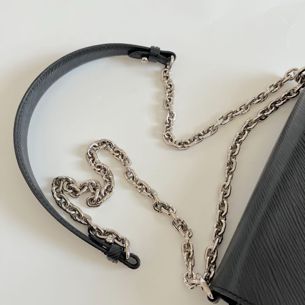 Louis Vuitton Black Epi Leather Twist MM Shoulder Bag