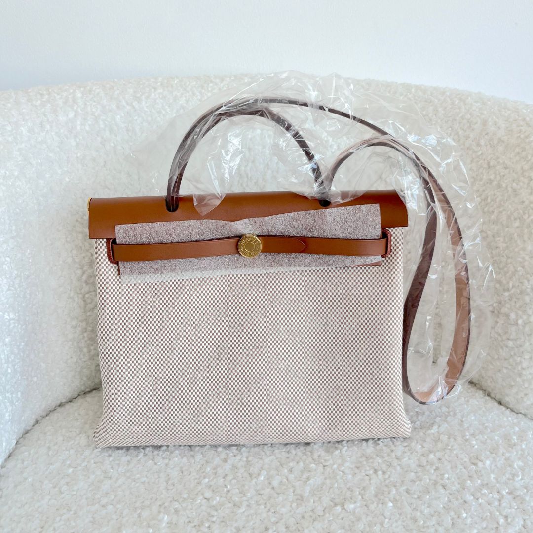 Hermès Herbag Zip 31 Bag In Retourne Viking Canvas With Gold Hardware Ecru-Beige-Fauve