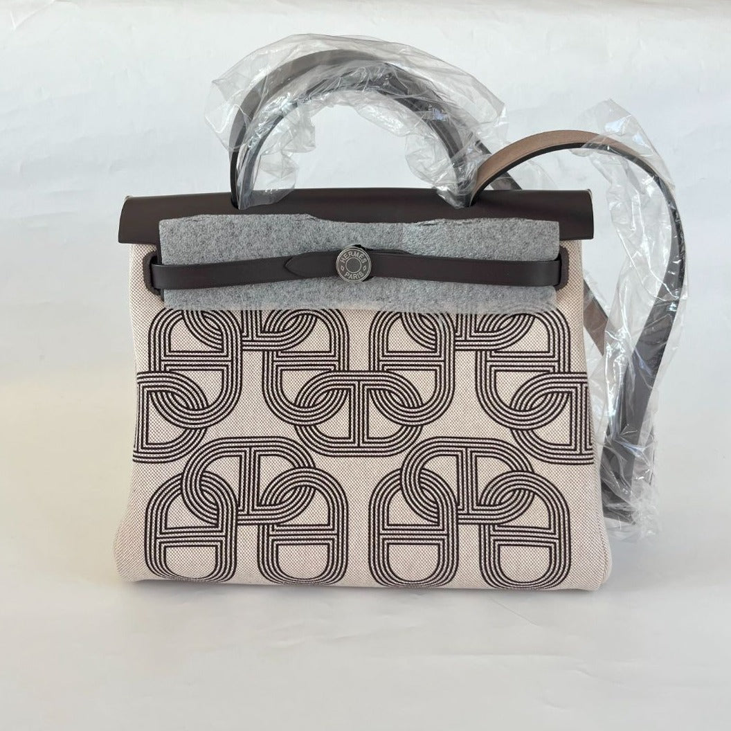 Hermès  Ebene Vache Hunter Chaine D'Ancre Herbag 31 PM Bag