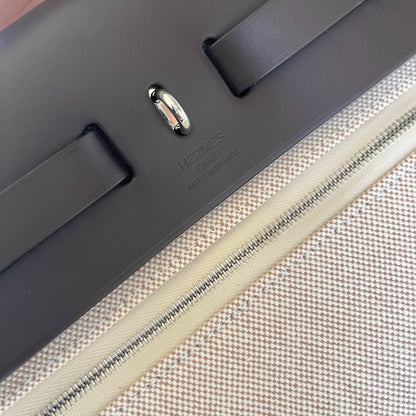 Hermès  Ebene Vache Hunter Chaine D'Ancre Herbag 31 PM Bag