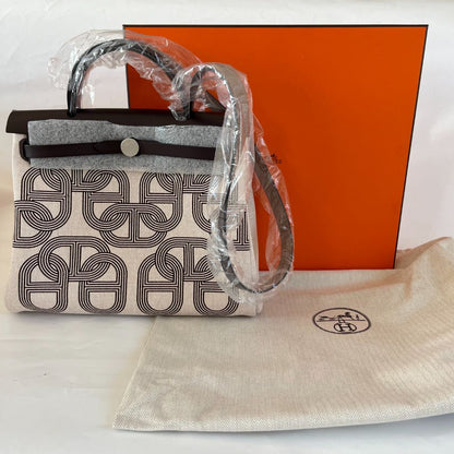 Hermès  Ebene Vache Hunter Chaine D'Ancre Herbag 31 PM Bag