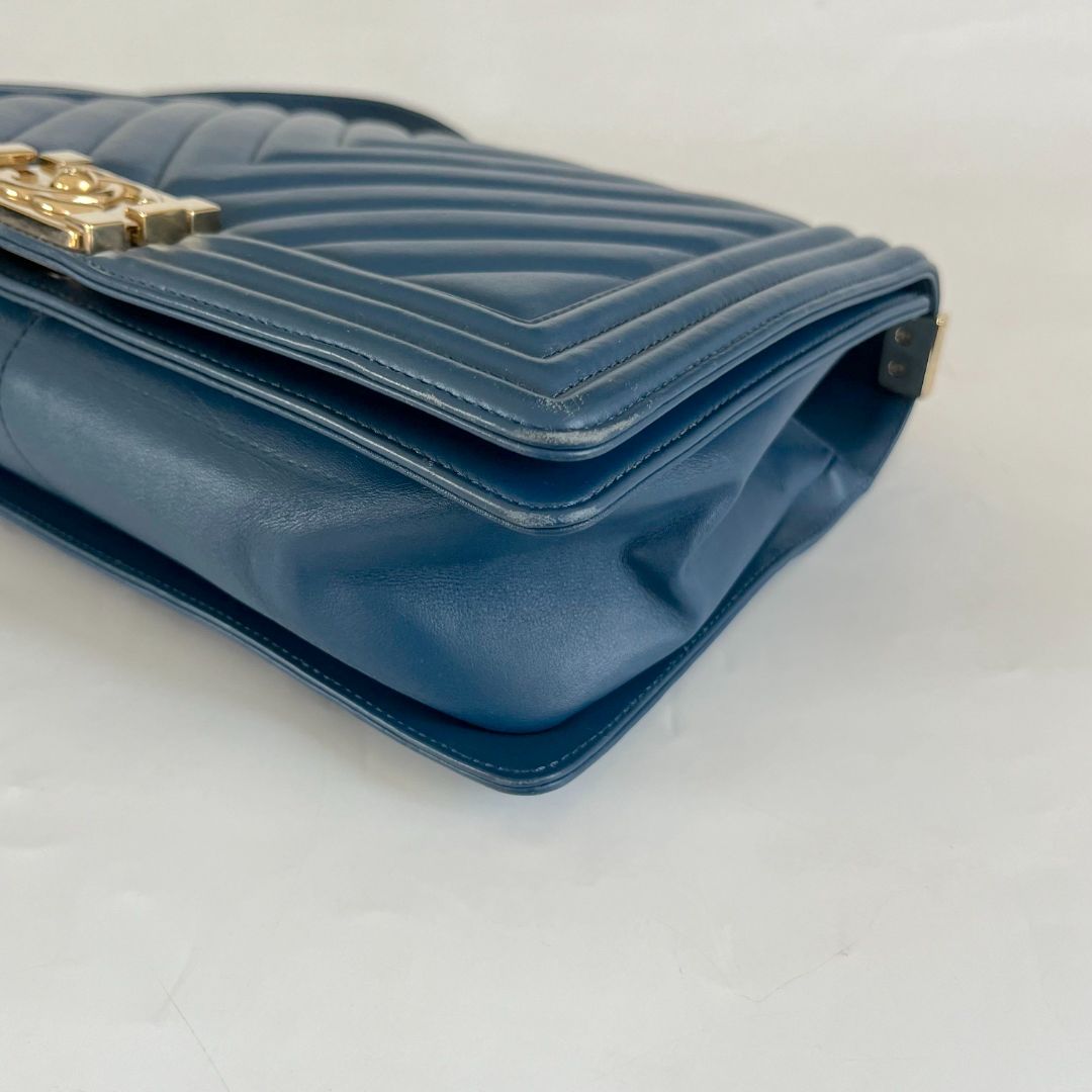 Chanel blue chevron quilted new medium le boy bag