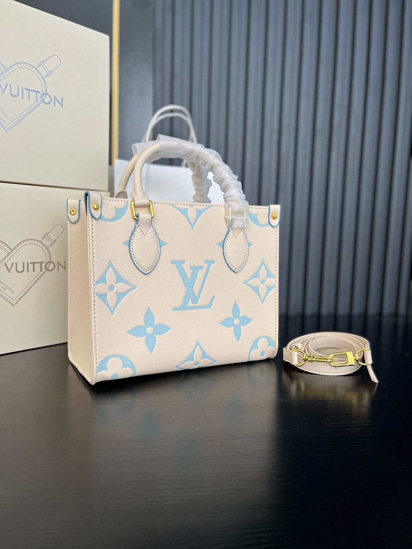 Louis Vuitton OnTheGo PM M46833