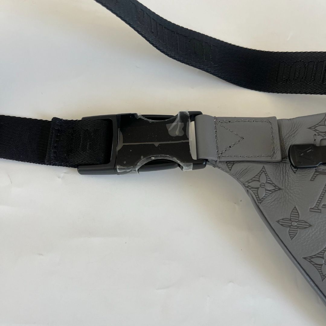 Louis Vuitton Discovery Bumbag monogram shadow bag