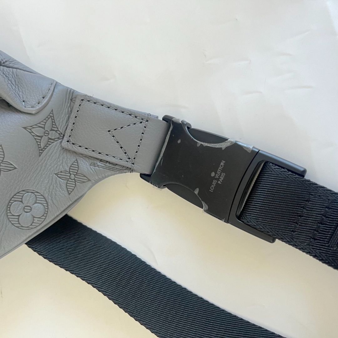 Louis Vuitton Discovery Bumbag monogram shadow bag