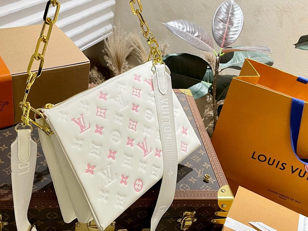 Louis Vuitton M22398 Coussin PM