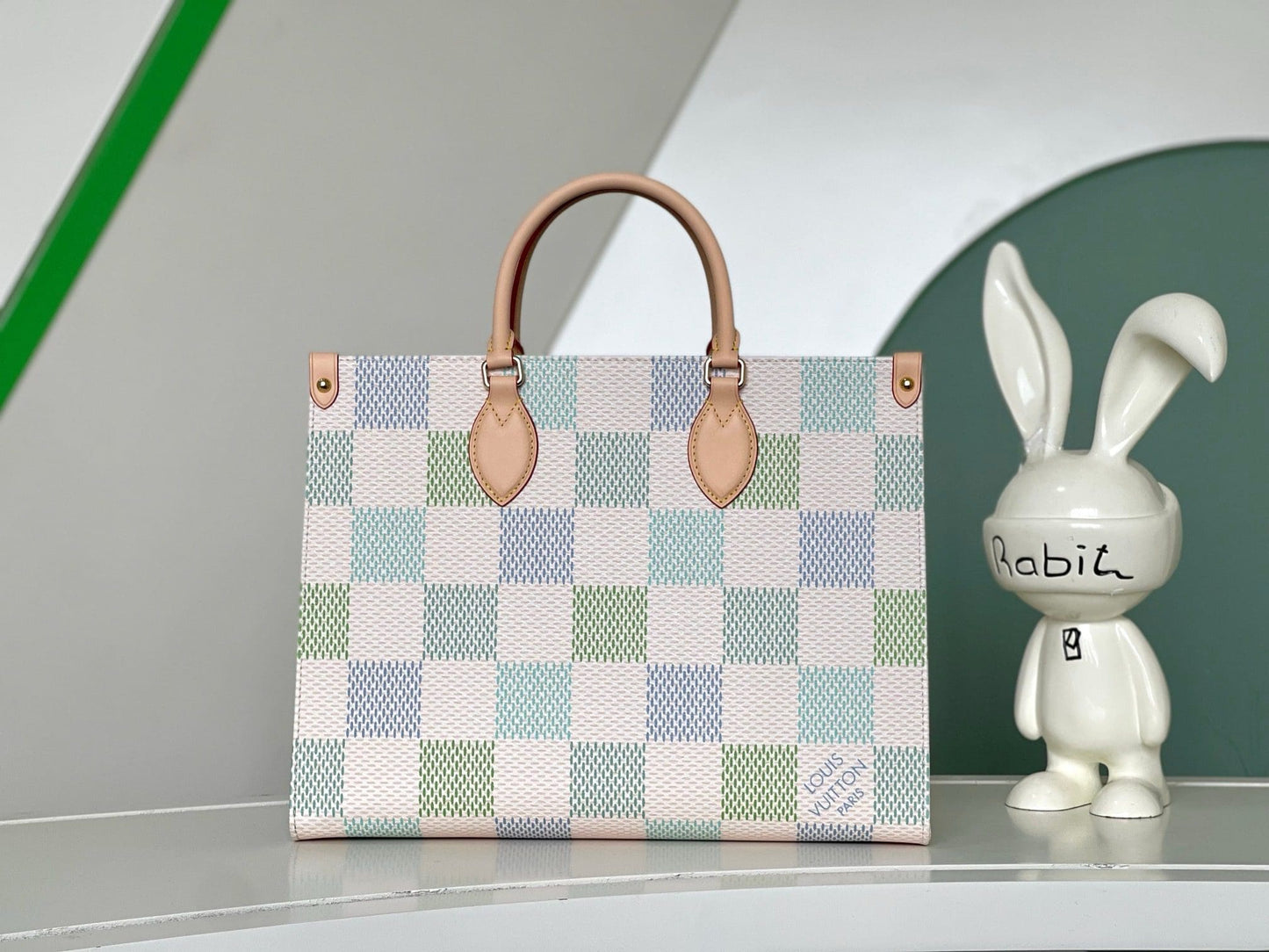 Louis Vuitton N40518 OnTheGo MM