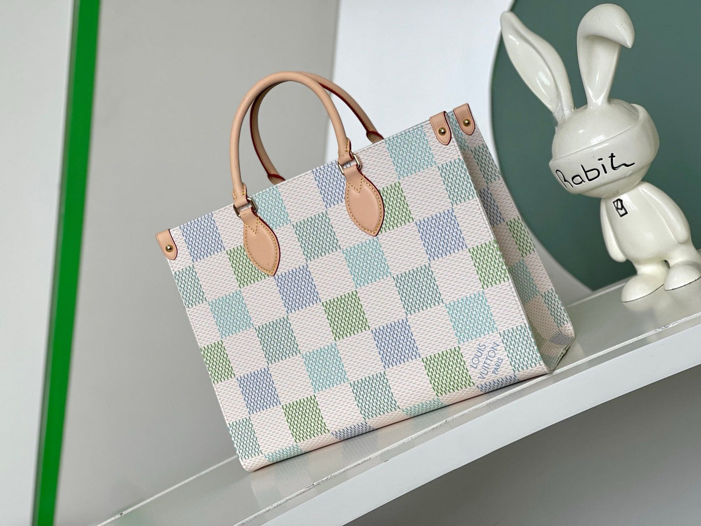 Louis Vuitton N40518 OnTheGo MM