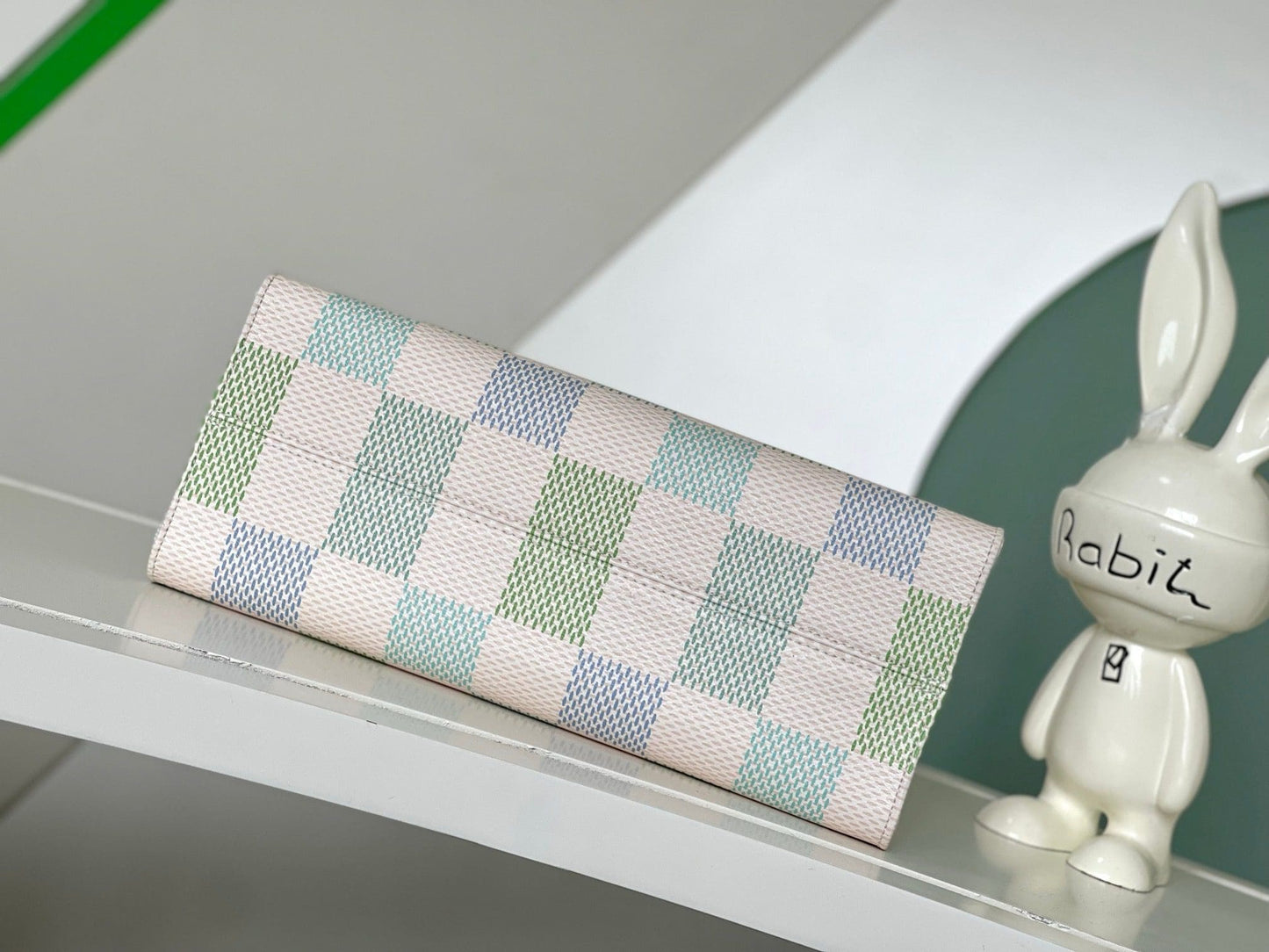 Louis Vuitton N40518 OnTheGo MM