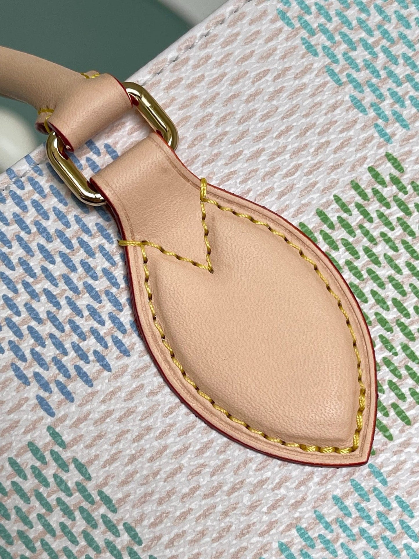 Louis Vuitton N40518 OnTheGo MM