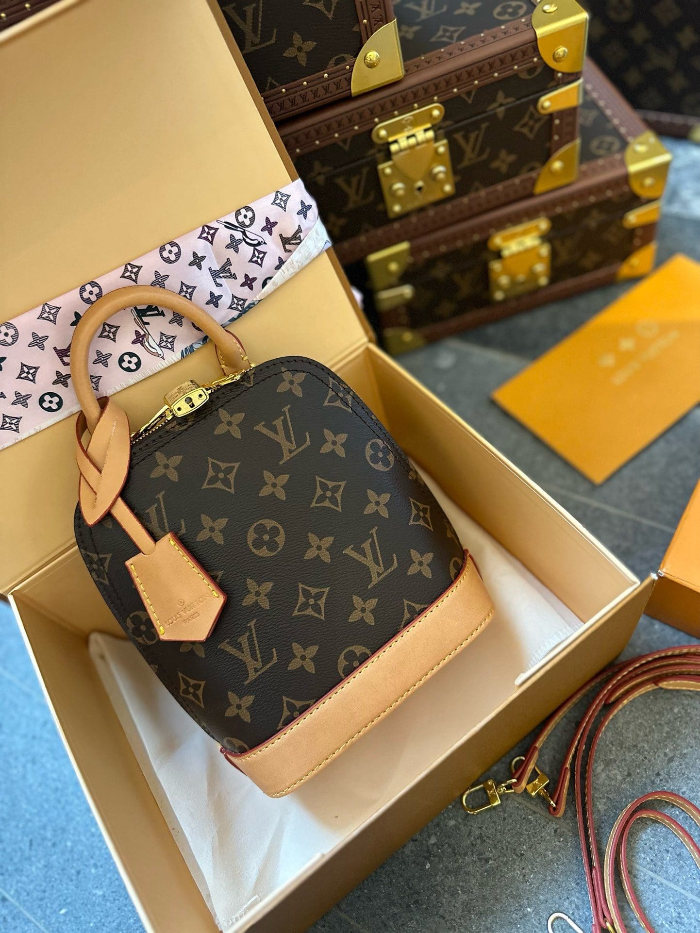 Louis Vuitton M47132 Alma Backpack