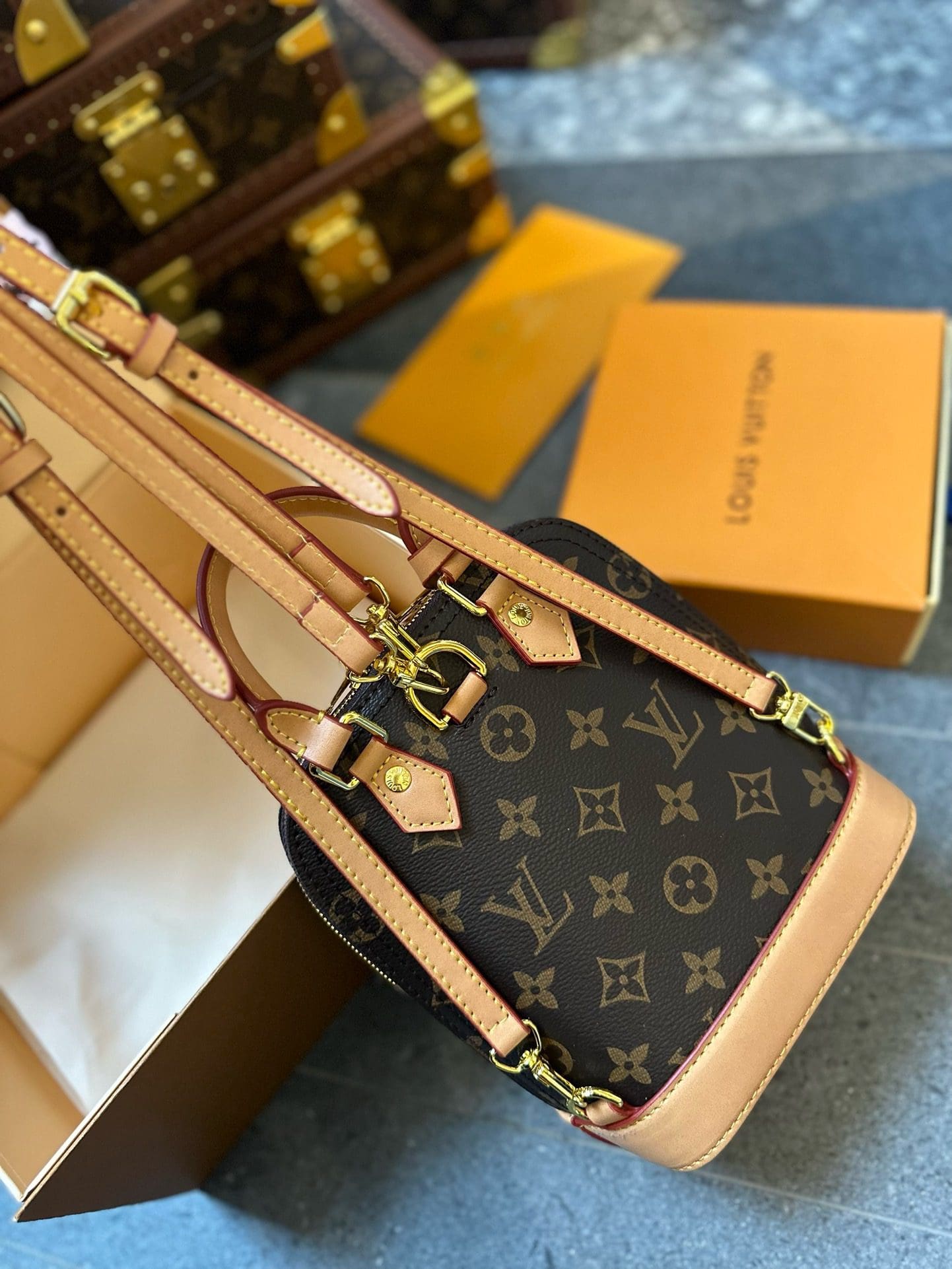 Louis Vuitton M47132 Alma Backpack