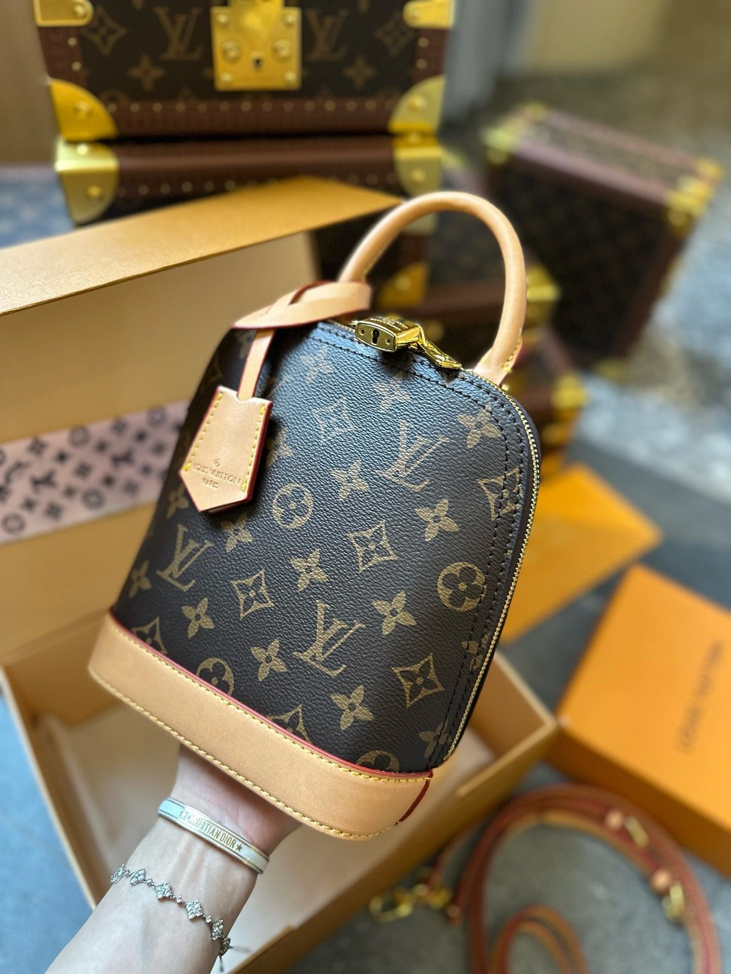 Louis Vuitton M47132 Alma Backpack