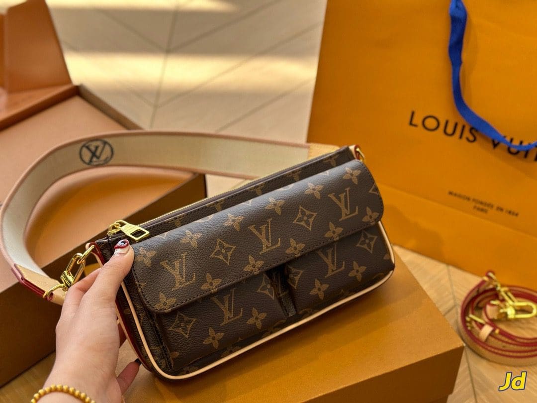 Louis Vuitton M46999 Vibe