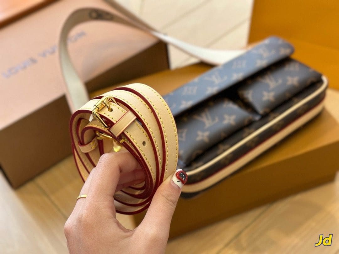 Louis Vuitton M46999 Vibe