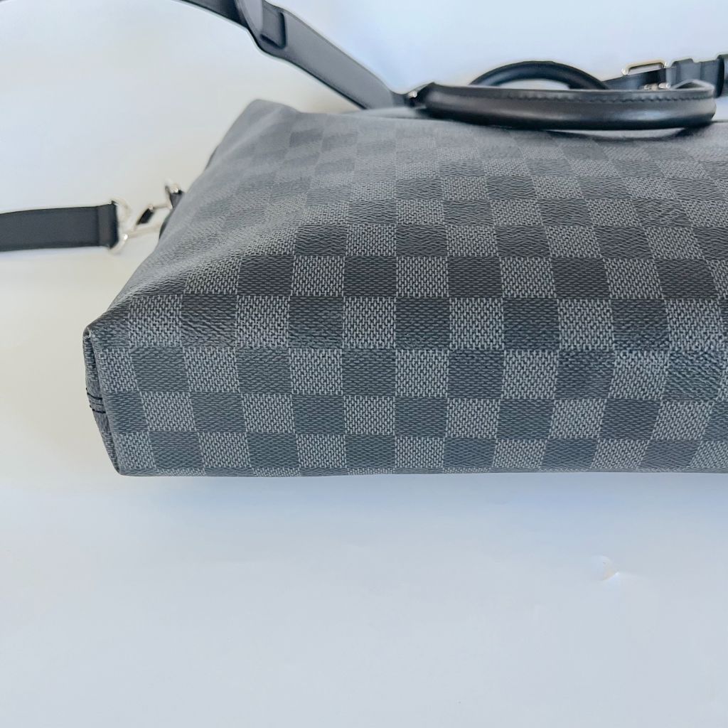 Louis Vuitton Porte-Documents Jour Bag