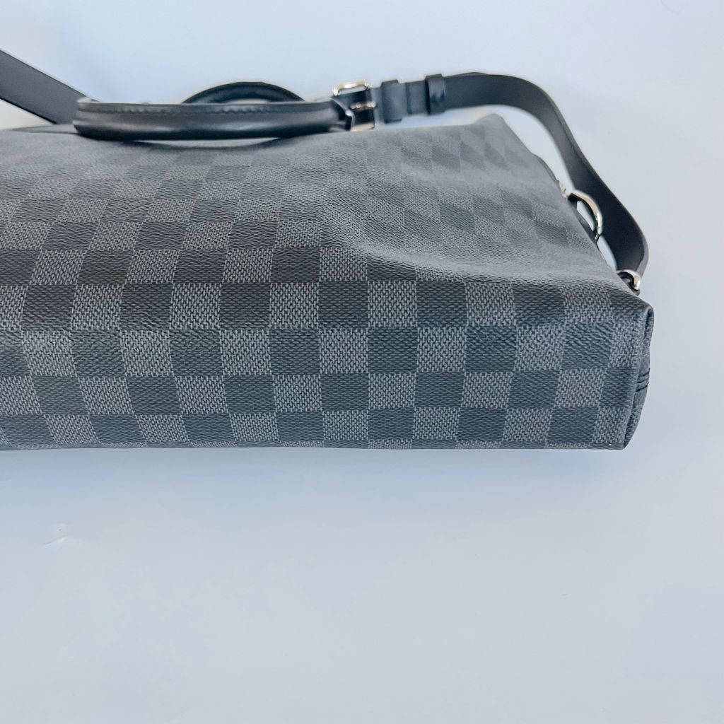 Louis Vuitton Porte-Documents Jour Bag