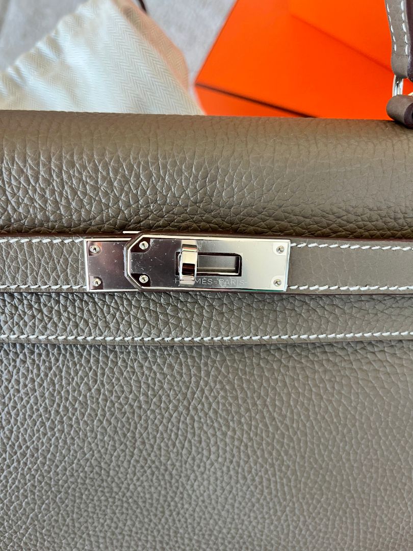 Hermès Kelly 28 Togo PHW Bag