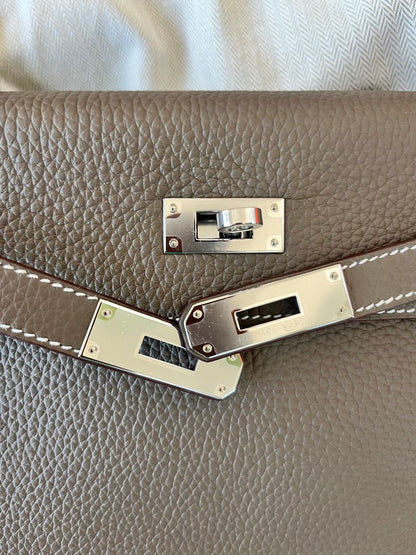 Hermès Kelly 28 Togo PHW Bag