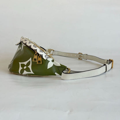 Louis Vuitton Bumbag Limited Runway Giant Monogram