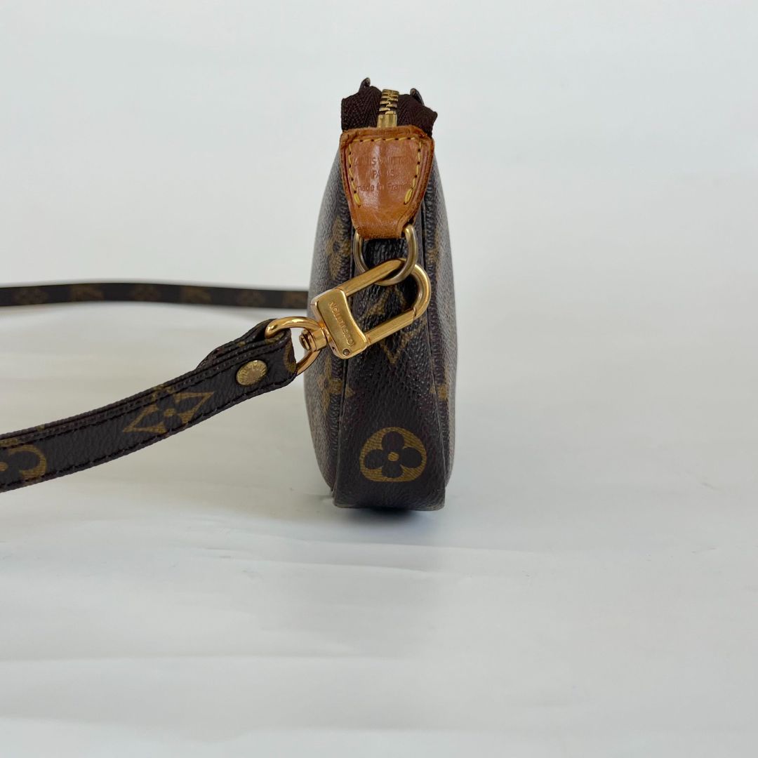 Lous Vuitton brown monogram canvas pochette